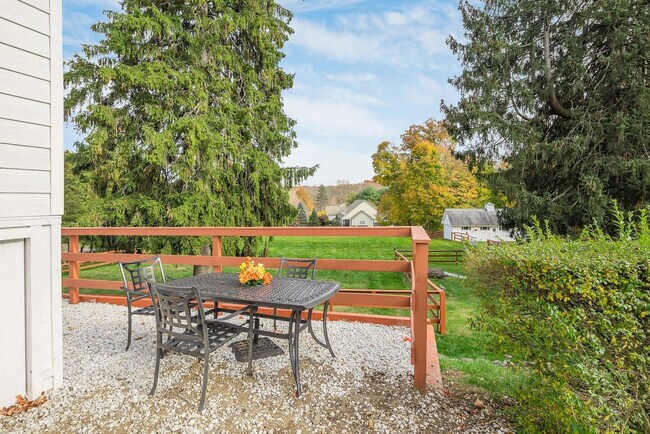 Building Photo - 64 Montebello Rd