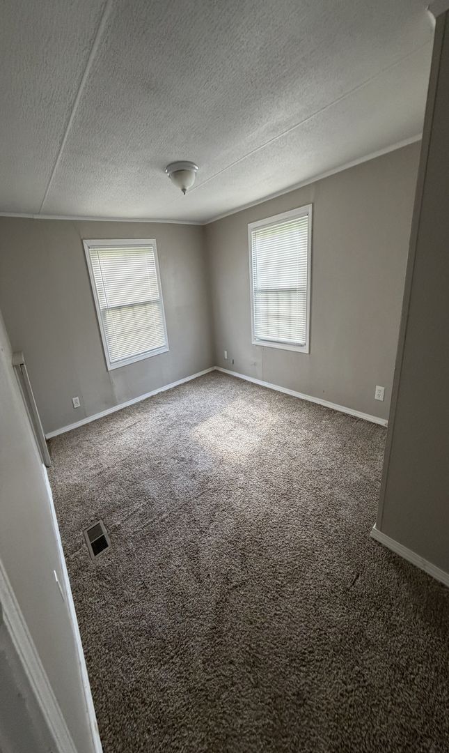 Building Photo - 3 Bedroom, 2 Bath In Stonewall