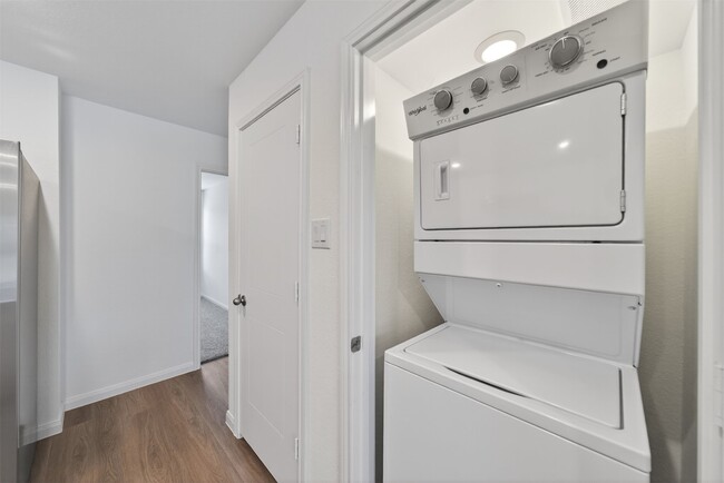 Building Photo - 2037 E Gemini Dr