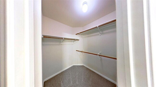 Building Photo - 903 Lantana Dr