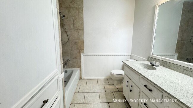 Building Photo - 5603 Amherst St