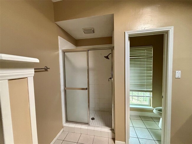 Building Photo - 12702 Meadway Ct
