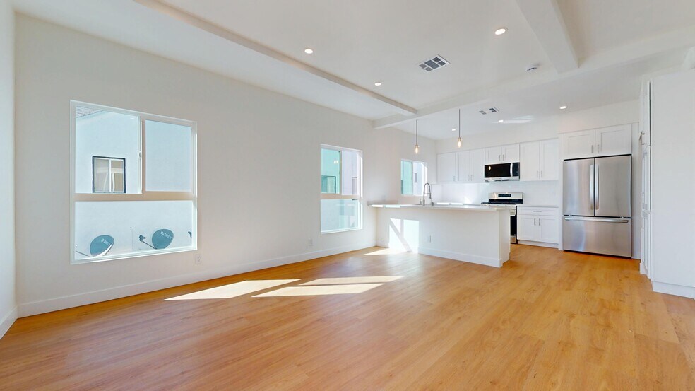 Building Photo - 5133 W 21st St