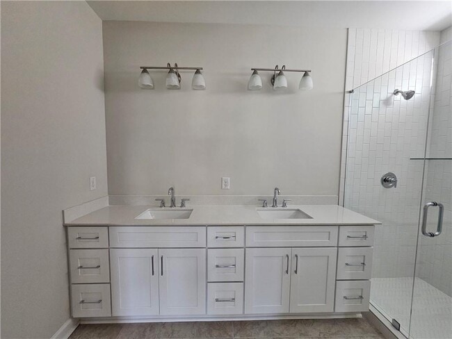 Building Photo - 2589 Ocean Dr NW