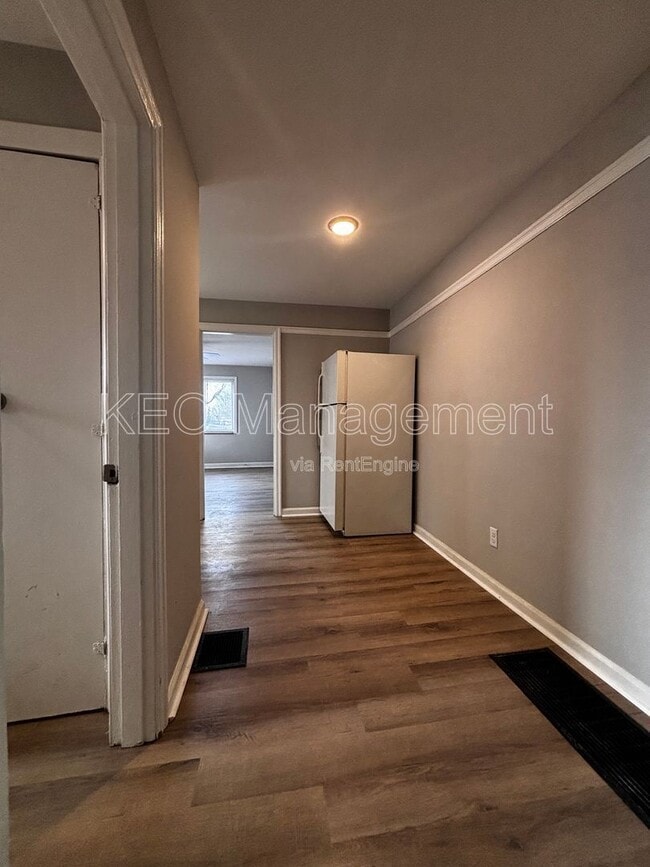 Building Photo - 235 E Xenia Dr