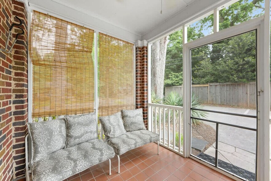 Building Photo - 800 Magnolia Ave