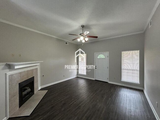 Building Photo - 6232 Ravenwood Lake Dr E