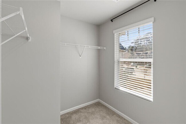 Building Photo - 2505 Piering Dr