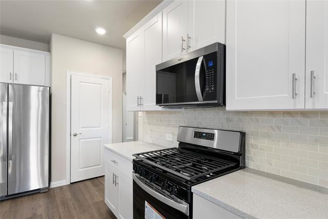 Building Photo - 704 Hemingway Ln