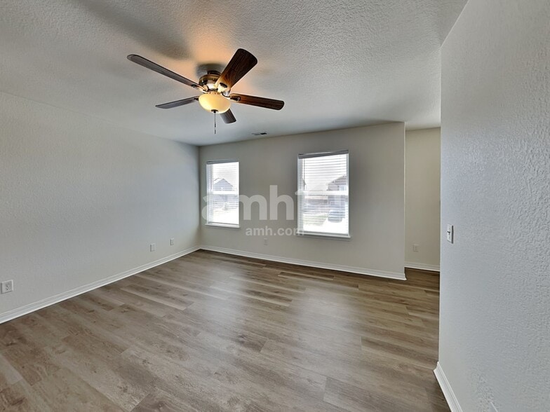 Building Photo - 9534 Sand Myrtle Dr