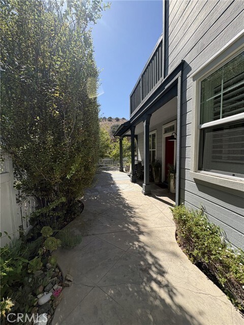 Building Photo - 9 Ivy Gate Ln