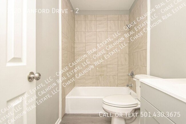 Building Photo - 1820 Sanford Dr