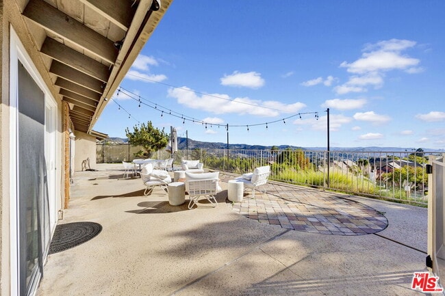 Building Photo - 906 Whitehaven Terrace