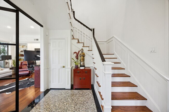 Building Photo - 4964 Post Oak Timber Dr