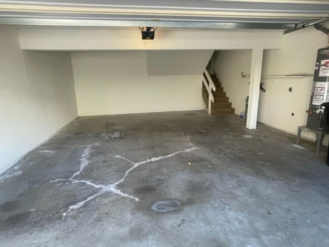 Building Photo - Amazing Multi-level La Jolla Three Bed Tow...