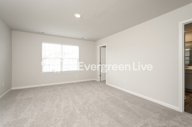 Building Photo - 5591 Hydrangea St