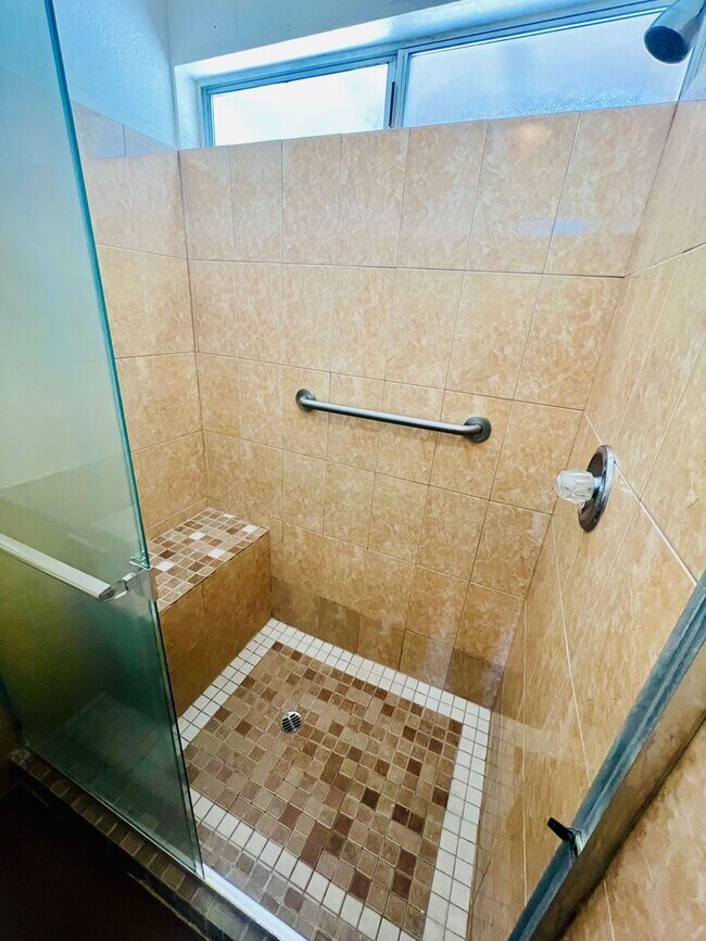 Building Photo - 3-Bedroom Hesperia Home 50% Off 1st Months...