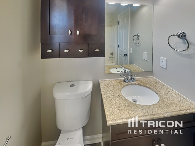 Building Photo - 3261 Tabby Dr
