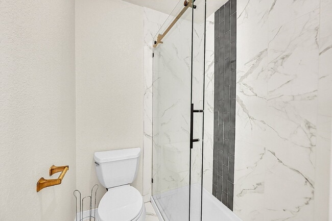 Building Photo - $1,995.00, 2 Bed 2 Bath Condo in Westminster!