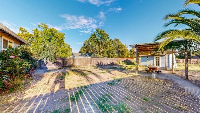 Building Photo - 1720 Ditty Ave