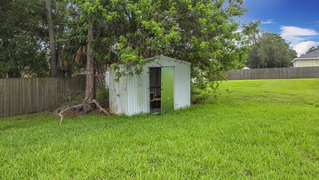 Building Photo - 2367 Angel Rd