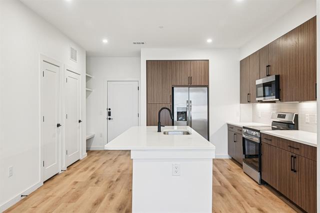 Building Photo - 2016 S Ervay St