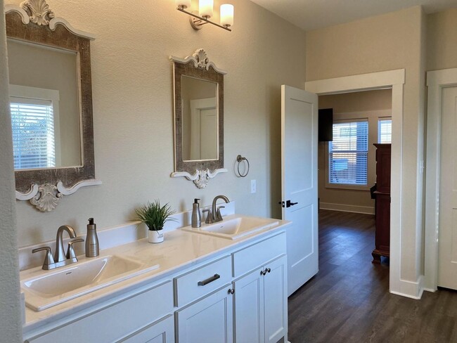 Building Photo - 412 Carneros Dr