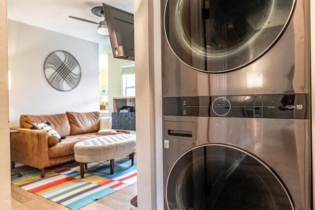 Building Photo - 595 Midway Rd