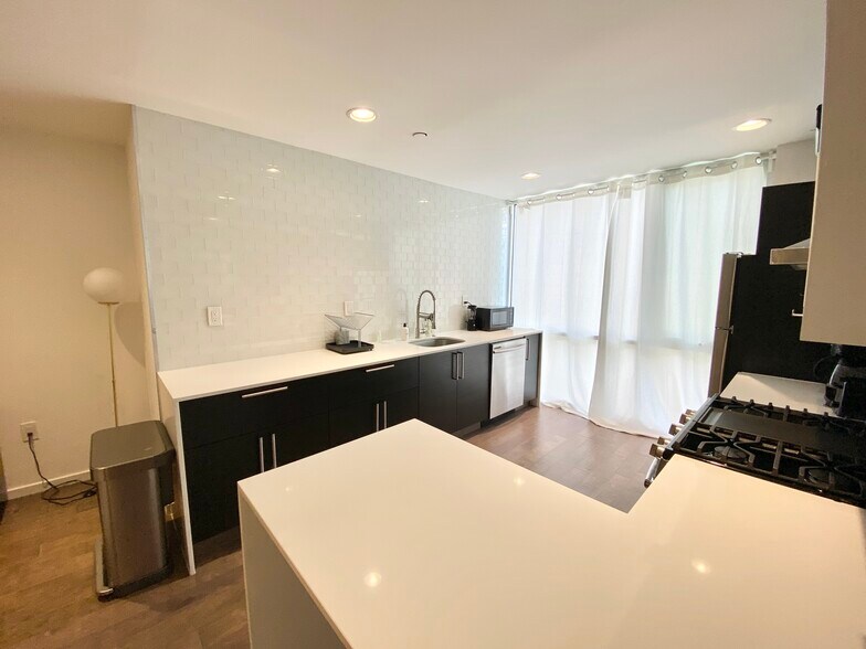 Building Photo - 1436 N 7th St