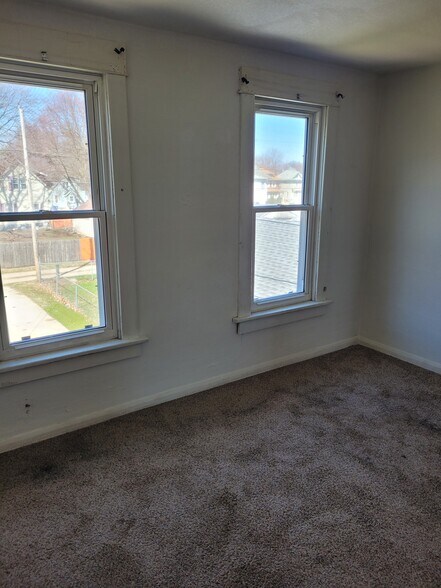 Bedroom 1 - 819 Hawthorne Ave