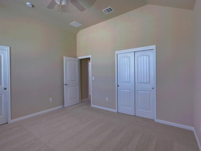 Building Photo - 421 Epiphany Ln