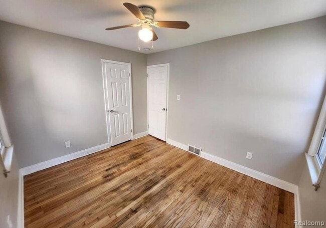 Building Photo - 1761 E Milton Ave