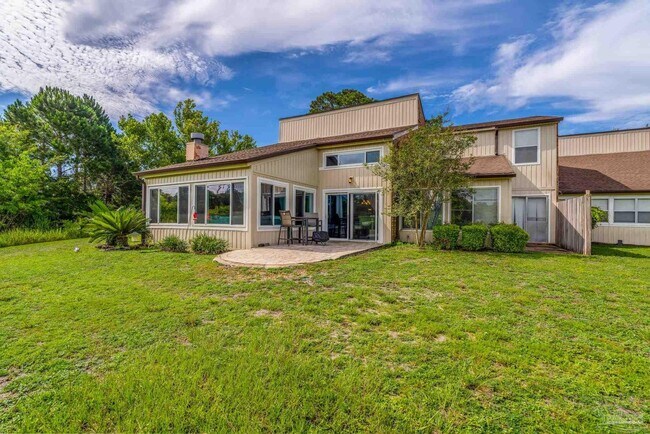 Building Photo - 4830 Huron Dr