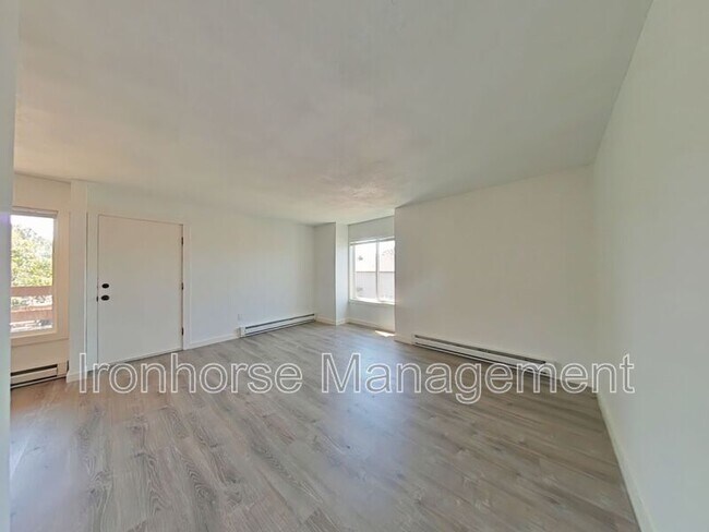Building Photo - 119 S 15th Ave