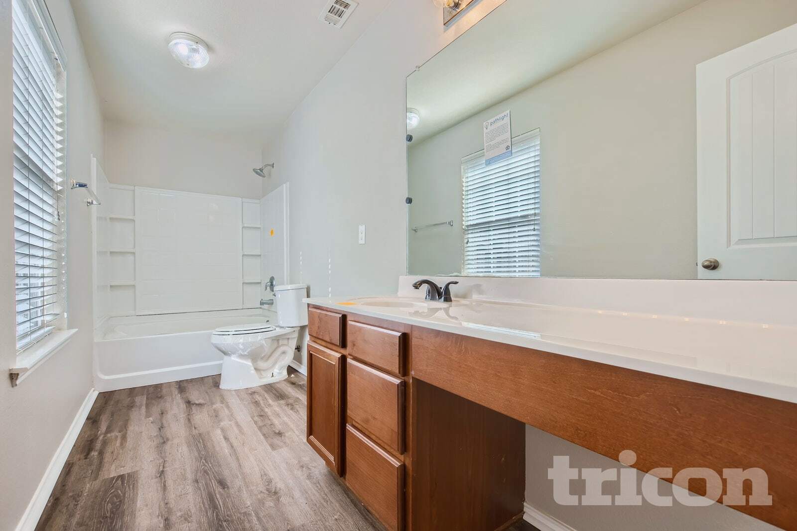 Building Photo - 208 Silver Spur Dr