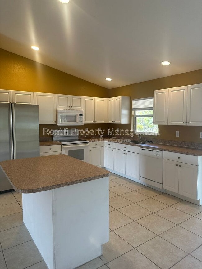 Building Photo - 1513 NE 36th Terrace