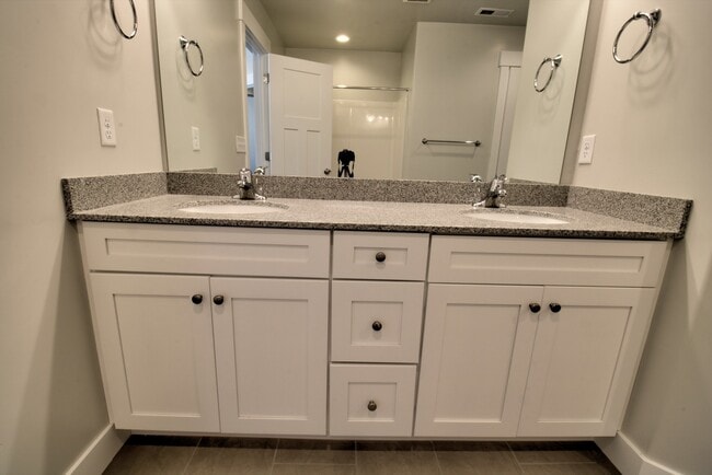 Building Photo - Pet Friendly Lehi Townhome