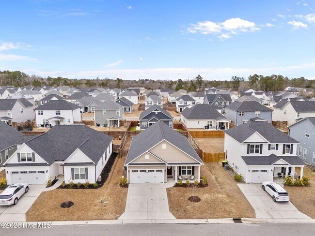 Building Photo - 3 Bed 2 Bath Unfurnished Single Family Home