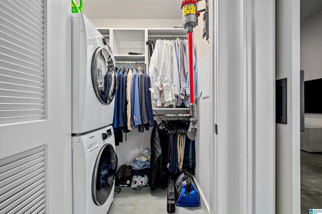 Building Photo - 1801 2nd Ave N