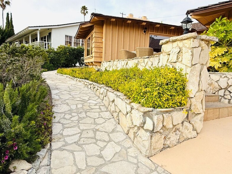 Building Photo - 2508 Vía Amador