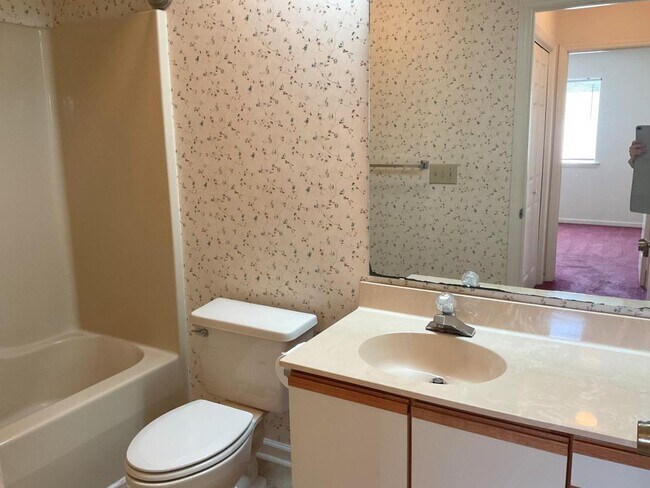 Building Photo - 604 Gleneagles Dr