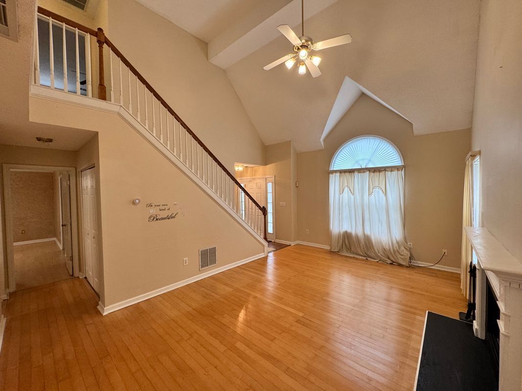 Building Photo - 2025 Baramore Oaks Dr