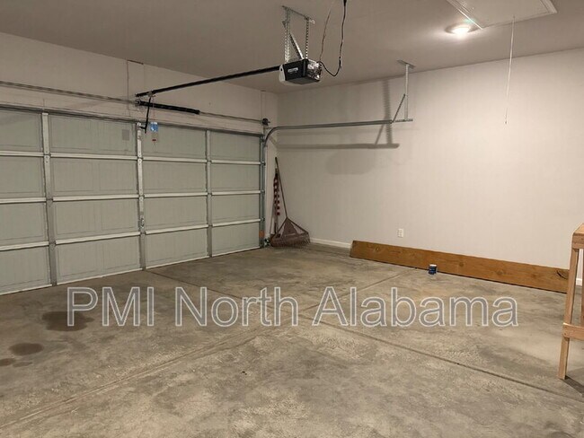 Building Photo - 280 Shangrila Wy