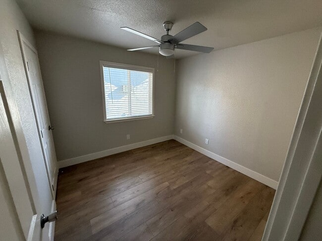 Building Photo - 3 Bed| 2 Bath | 864 SF | Private Driveway | Single Story | Tenant pays $175 monthly for WS&G