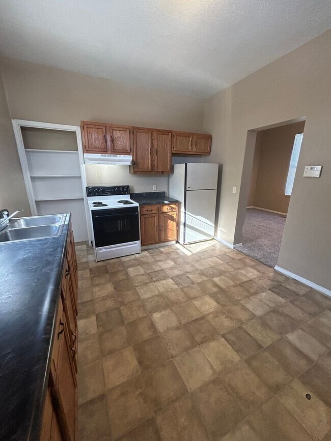 Building Photo - New Listing!!!