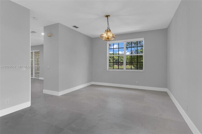 Building Photo - 1140 Cedar Falls Dr