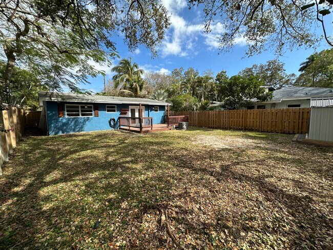 Building Photo - 1424 SW 9th St