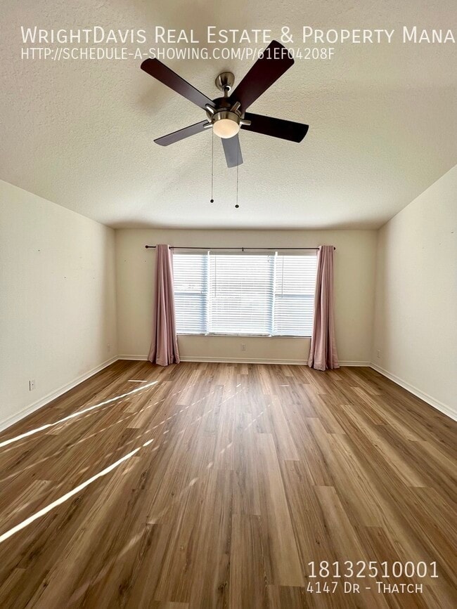 Building Photo - Large townhome at Sabal Pointe!