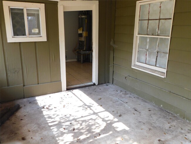 Building Photo - 3934 Cosby St