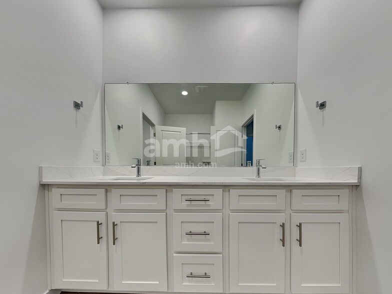 Building Photo - 12311 W Burruel Crk Ln